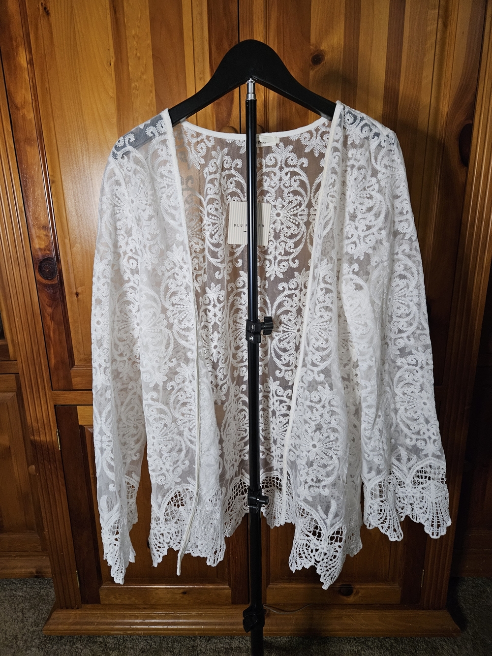 Blu Pepper White Lace Crochet Open-Front Cardigan with Scalloped Hem